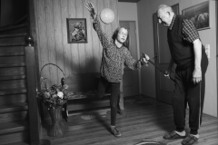 Up een Been kan man nich stoan. (Auf einem Bein kann man nicht stehen.)