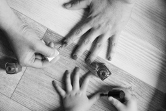 De Appel fölt nich wied van’n Stamm. (Der Apfel fällt nicht weit vom Stamm.)